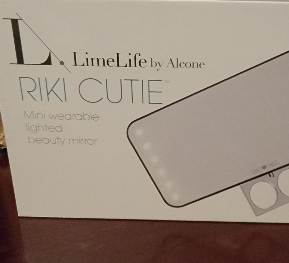 BNIB Limelife Riki Cutie Lighted Mirror